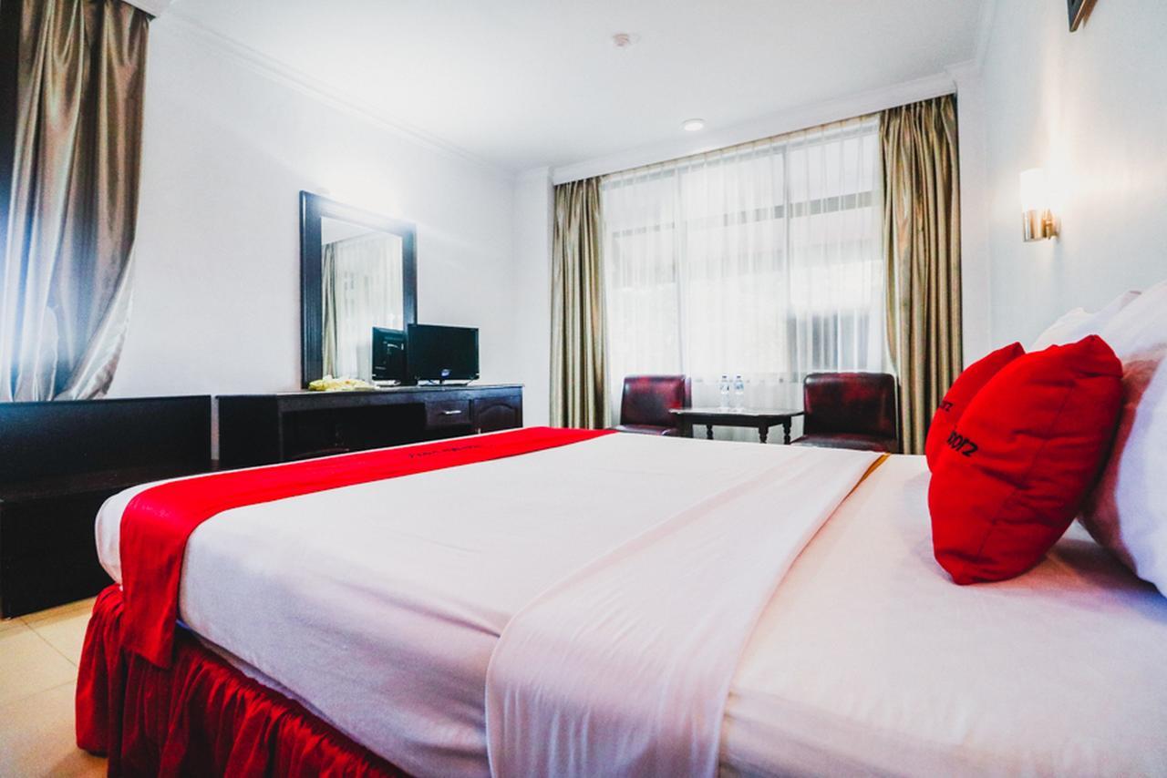 Reddoorz Plus Near Mall Ratu Indah 2 Macáçar Exterior foto